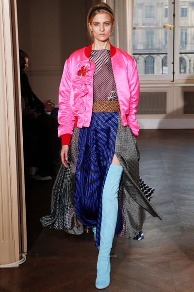 Look 13